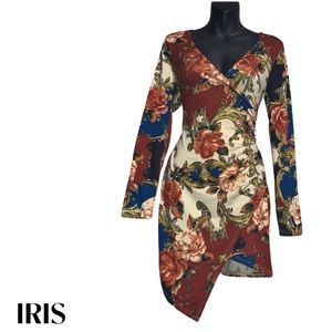 Woman's Low V Cut Body Con Dress w/Long Sleeves & Floral Pattern